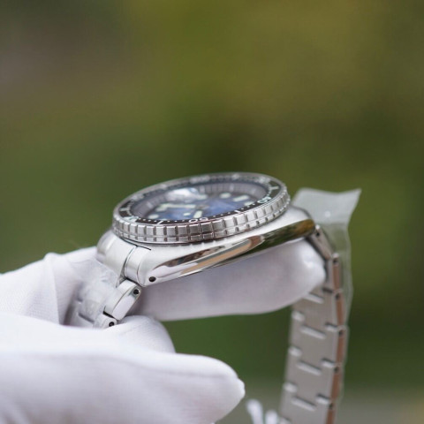 Seiko SRPE39K1 King Turtle Save The Ocean MANTA RAY PATTERNED DIAL