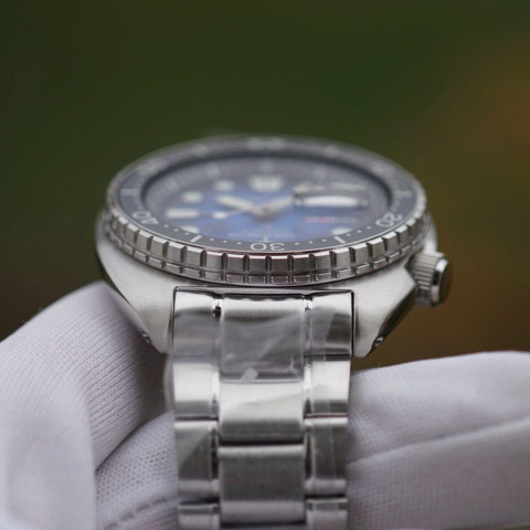Seiko SRPE39K1 King Turtle Save The Ocean MANTA RAY PATTERNED DIAL