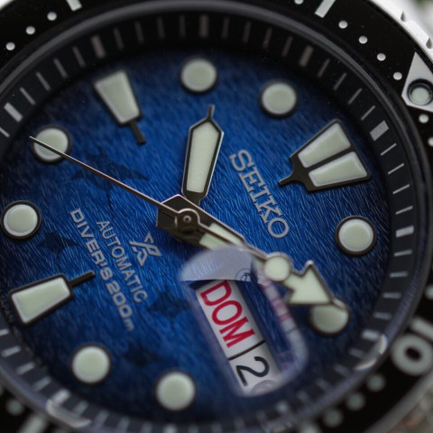 Seiko SRPE39K1 King Turtle Save The Ocean MANTA RAY PATTERNED DIAL