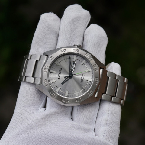 Citizen E-D AW0060-54A Sport Military TITANIUM