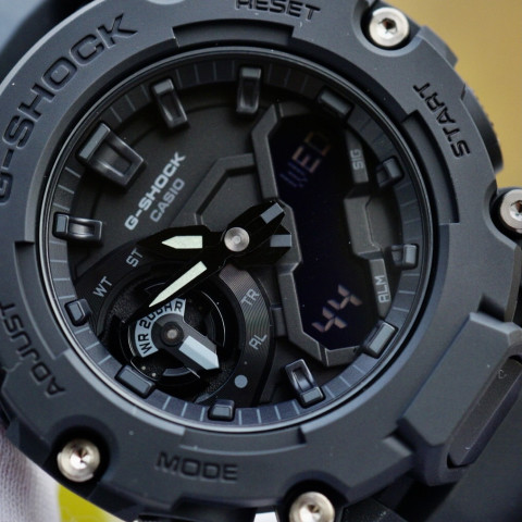 Часы Casio G-Shock GA-2200BB-1AER 200m