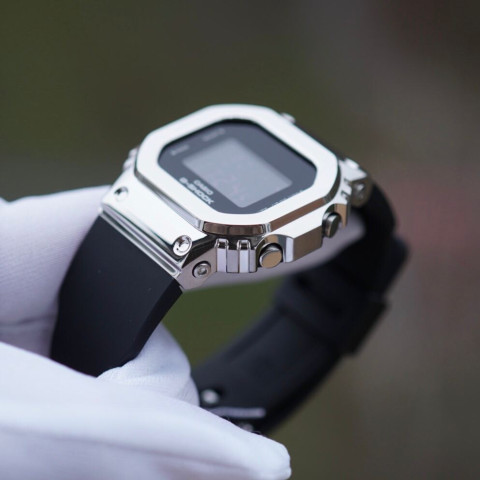 Жіночий годинник Casio G-Shock GM-S5600-1ER