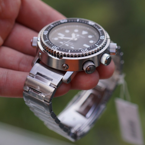 Seiko Prospex Arnie 40th Anniversary SNJ033P1 PADI Divers Solar