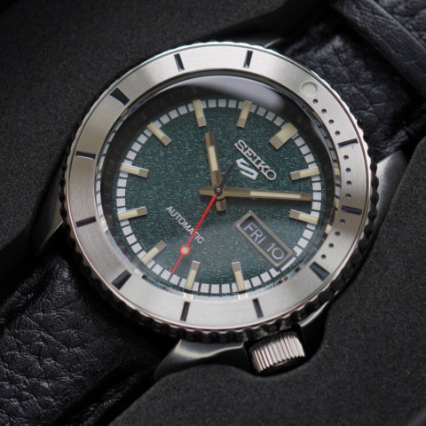 Годинник Seiko 5 Sports SRPJ91K1 Masked Rider Automatic Limited Edition