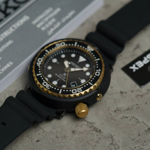 Seiko SNE498P1 TUNA Prospex Reedition Solar Divers