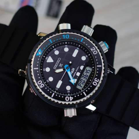Seiko SNJ035P1 Prospex Arnie 40th Anniversary PADI Divers Solar