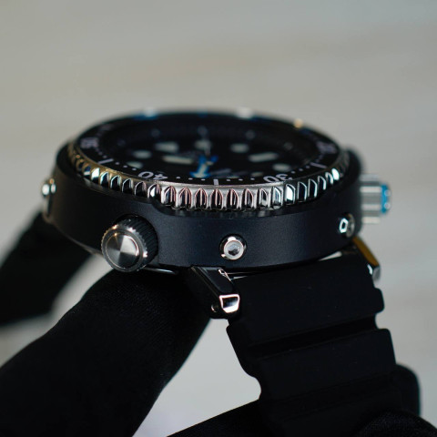 Seiko SNJ035P1 Prospex Arnie 40th Anniversary PADI Divers Solar