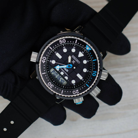 Seiko SNJ035P1 Prospex Arnie 40th Anniversary PADI Divers Solar