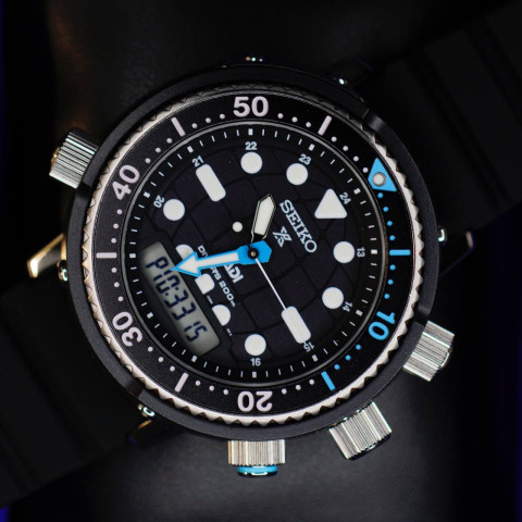 Seiko SNJ035P1 Prospex Arnie 40th Anniversary PADI Divers Solar