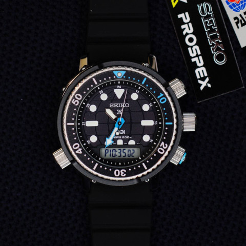 Seiko SNJ035P1 Prospex Arnie 40th Anniversary PADI Divers Solar