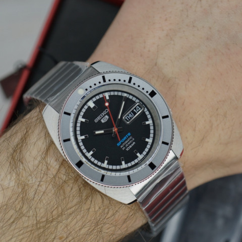 Годинник Seiko 5 Sports SRPL05K1 PEPPER BLACK 1968 LIMITED EDITION