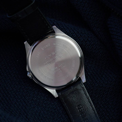 Годинник Casio MTS-100L-1AVD 100M SAPHIRE Classic