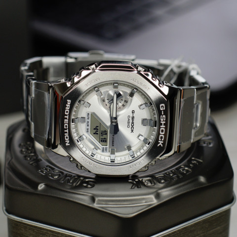 Годинник Casio G-Shock GM-2110D-7A Quartz Stainless Steel