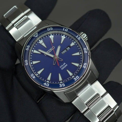 Годинник Seiko SNE391 Essentials Solar 100m