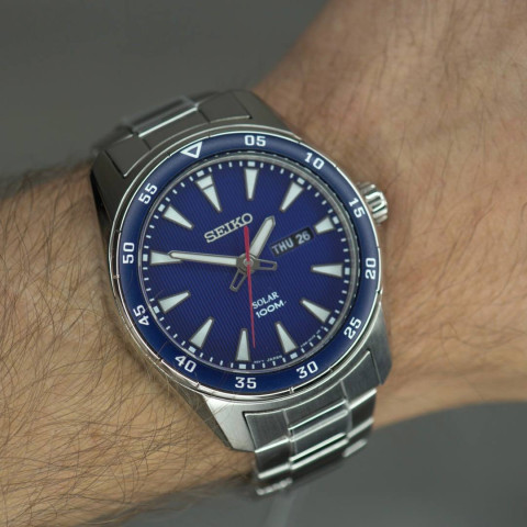 Годинник Seiko SNE391 Essentials Solar 100m