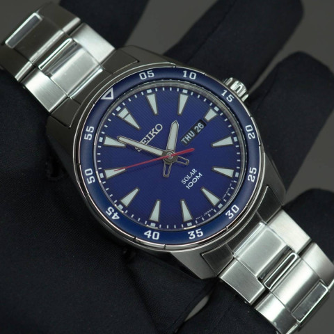 Годинник Seiko SNE391 Essentials Solar 100m